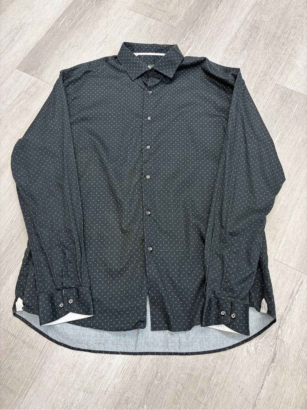 Men's Black Micro-Print Long-Sleeve Button-Down Shirt